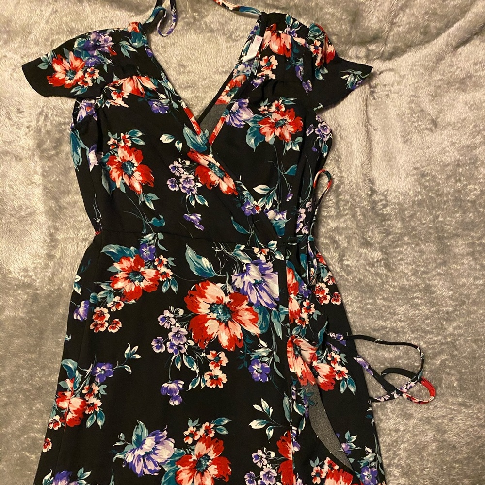 Fun floral dress 🌻